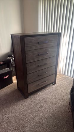Rooms to go dresser and nightstand combo