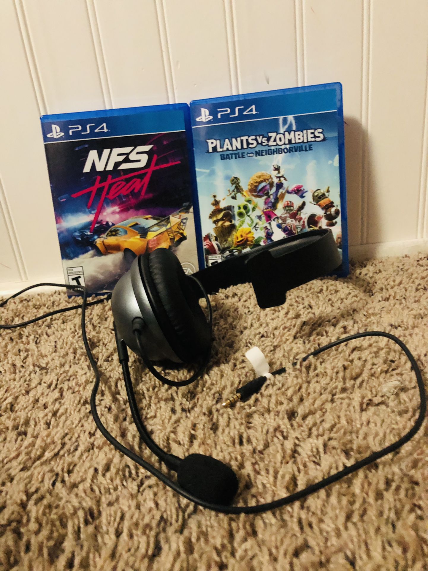games and headphones for ps4