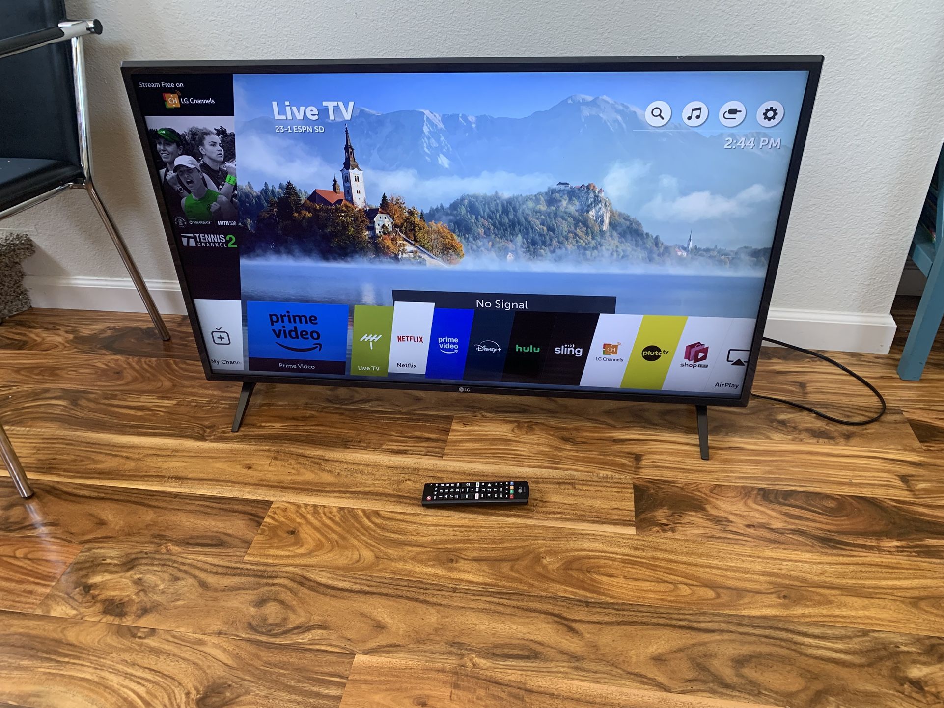 LG 43" Class 4K (2160P) Ultra HD Smart LED HDR TV 43UK6300PUE