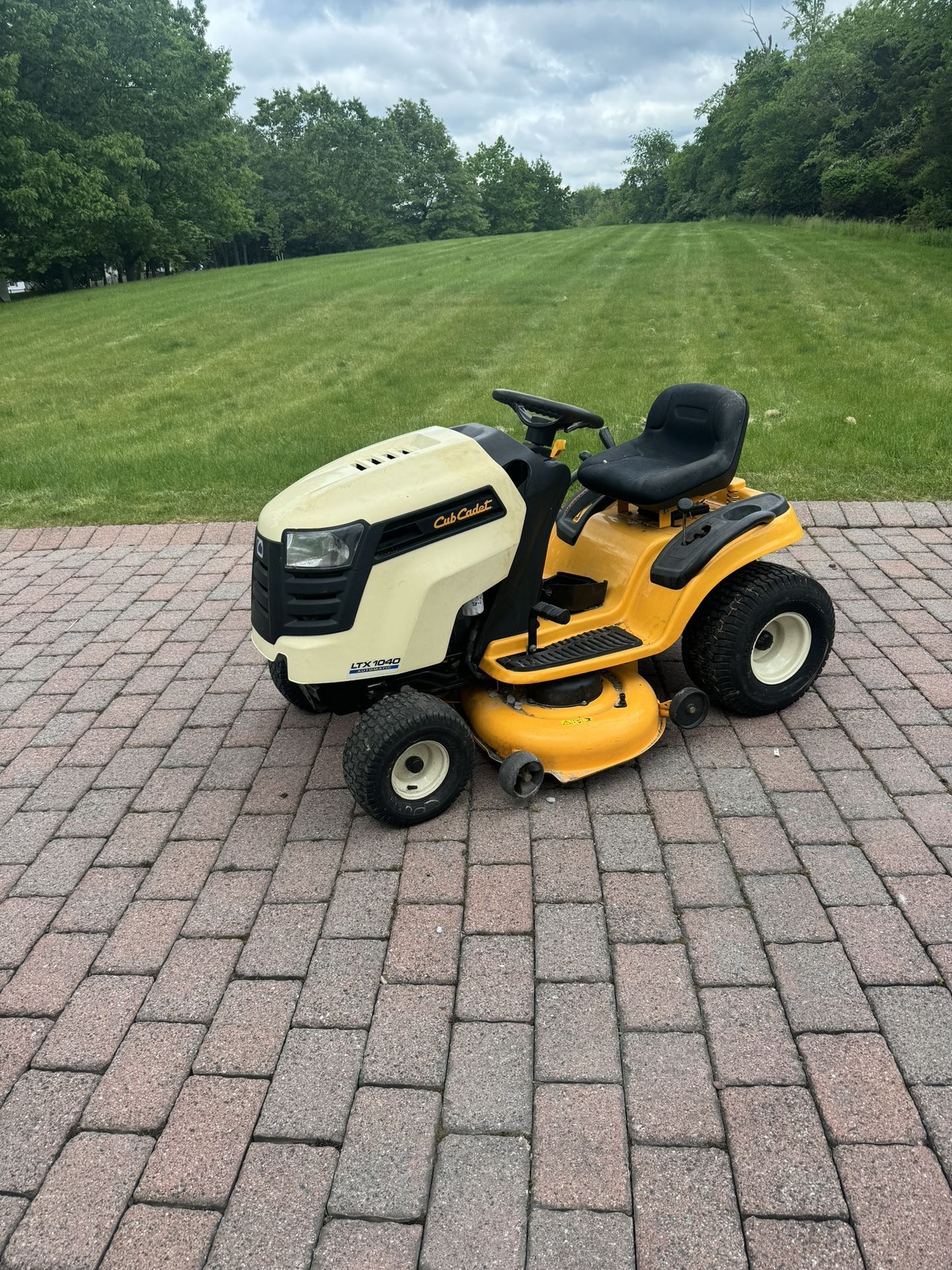 Cub Cadet LTX 1040 - PARTS MAKE OFFERS - Mowing Deck Assembly $100 - $300