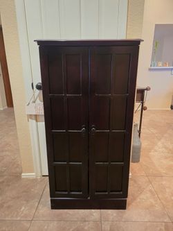 Storage cabinet