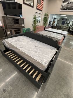 DAY BED