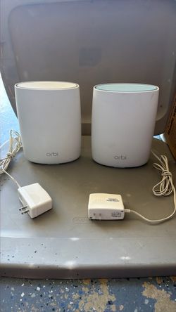 Orbi Netgear RBS50v2 with a satellite extender.  WIFI Web