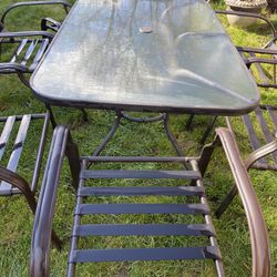 Table With 6 Chairs And Foot Reast 