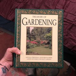 Treasury Of Gardening (Hardcover Book)