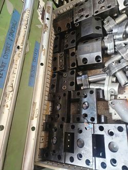OKUMA CNC TOOL BLOCKS 26 pieces $1250 in photos