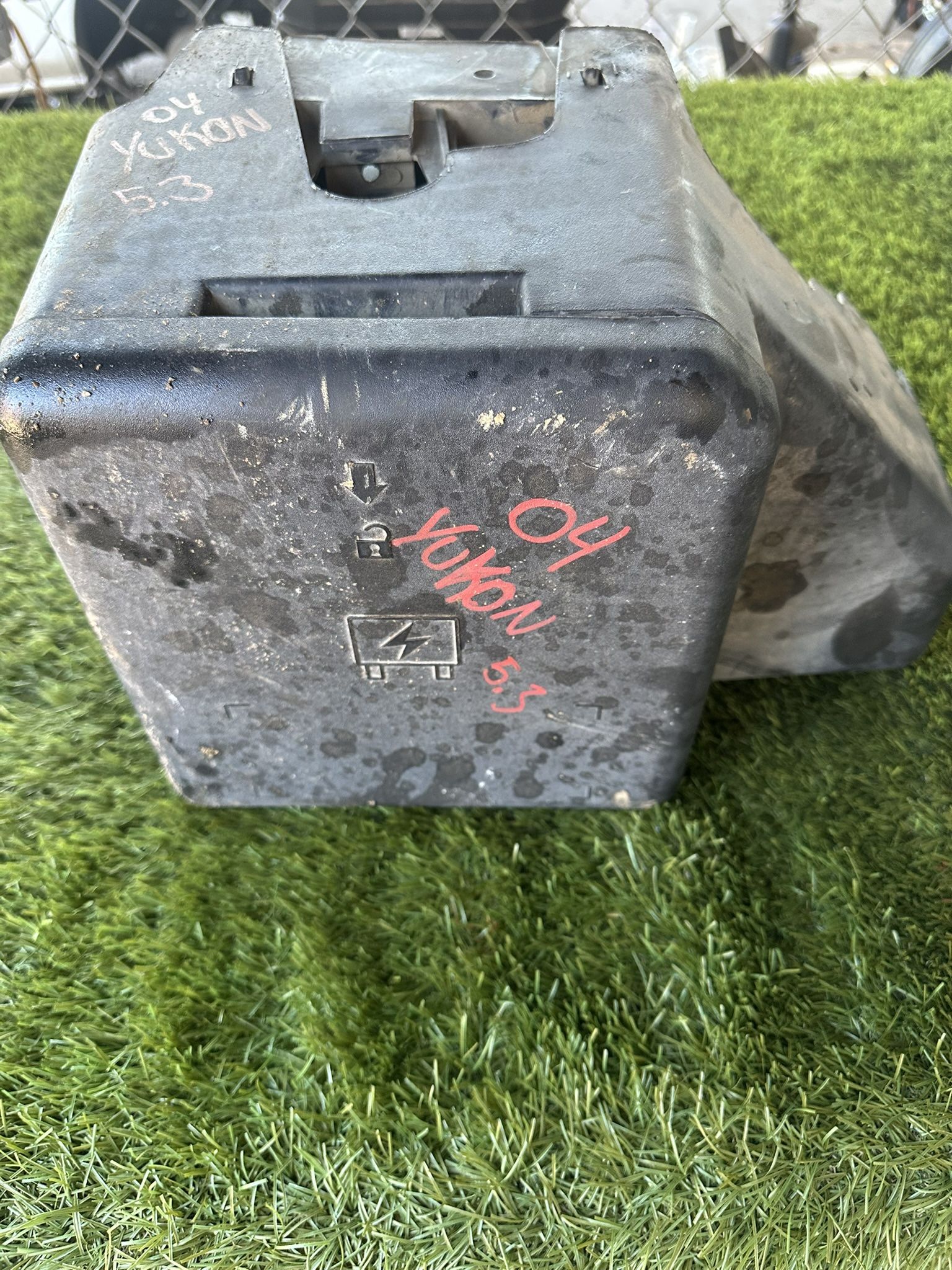 2004 Fuse Box GMC Yukon 5.3L Part