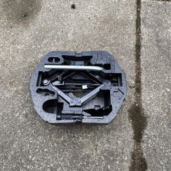 Tools And Jack For Jetta