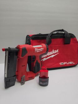Milwaukee M12 12-Volt 23-Gauge Lithium-Ion Cordless Pin Nailer with M12 2.5 Ah High Output Battery And Bag Brand New
