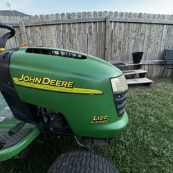 John Deere L120