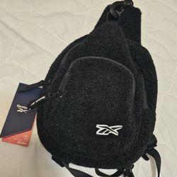 REEBOK CROSSBODY BAG "BERRY " Black Fleece * NEW 