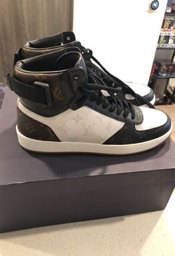 Authentic Louis Vuitton Sneakers Brand New With Box And Dust Bag. Men Size  8, 9, 10, 11. Pickup. 320$ for Sale in Houston, TX - OfferUp