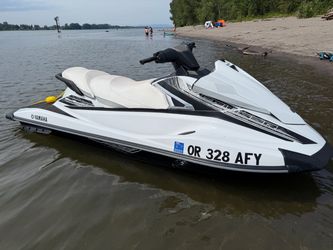 Yamaha jetski wave runner
