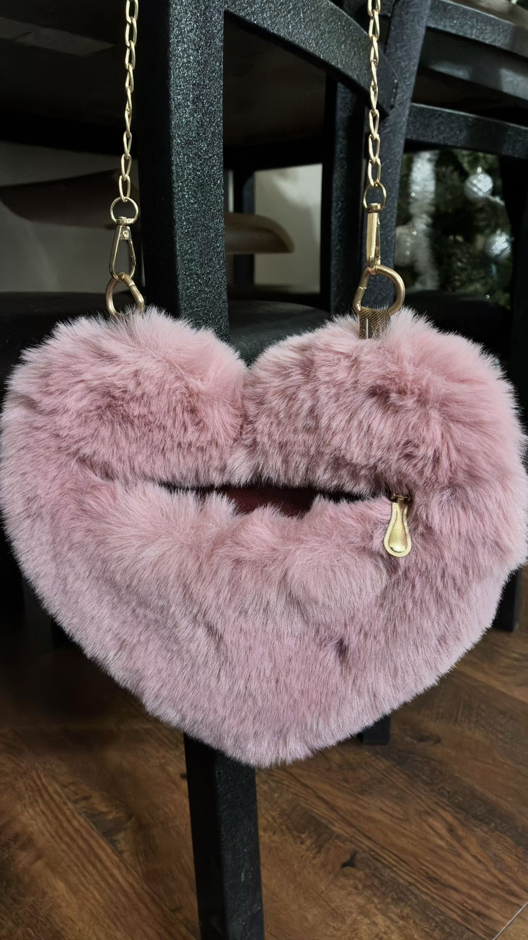 Heart-shaped Fluffy Cross-body Bag