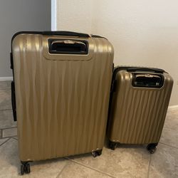 SWISSGEAR Suitcase 2-piece spinner luggage set in gold