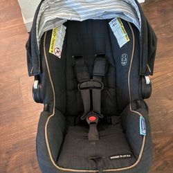 Graco Click In Car Seat Plus 2 Bases