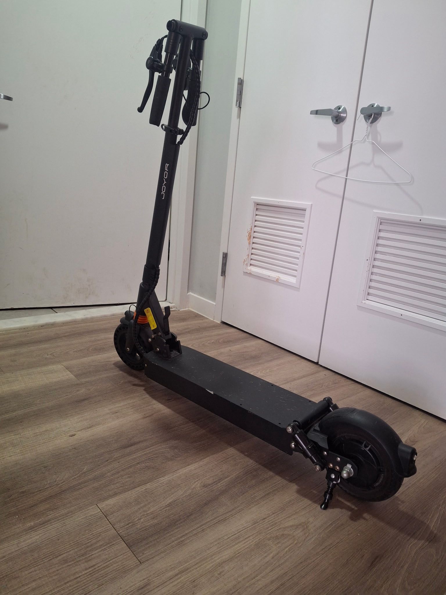 JOYOR LR8 Electric scooter