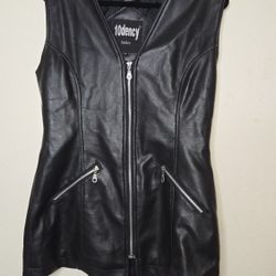 Vintage Women's Black Vest Full Zipper/ Zipper Pockets. Made By 10dency Medium
