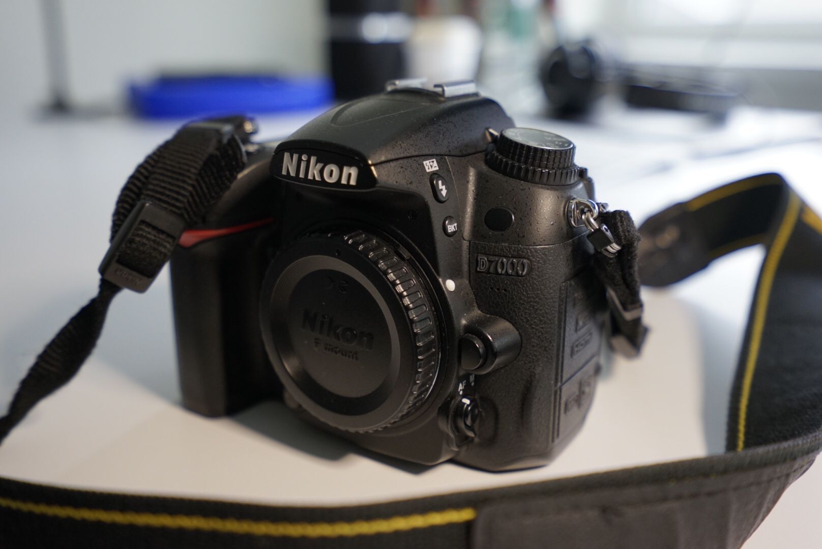 Nikon D7000 with all original accessories and box