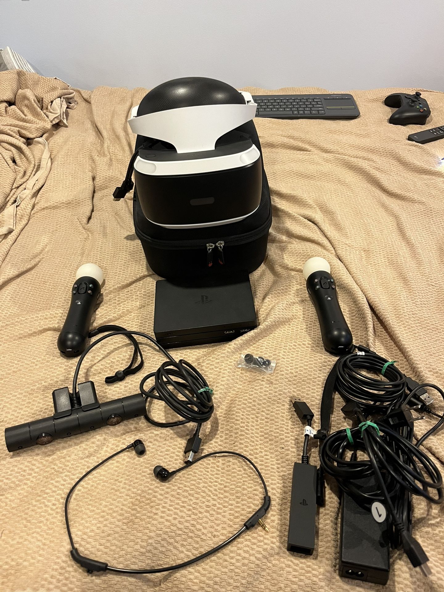 PlayStation VR PSVR CUH-ZVR2 Headset + Controllers + Camera