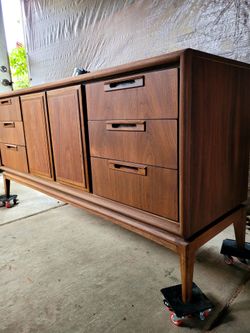 Gorgeous vintage mid century credenza