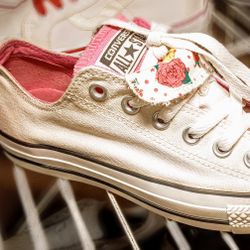 Women's converse all star size 8 double tongue 