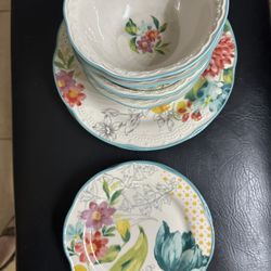 Set a four pioneer woman dishes