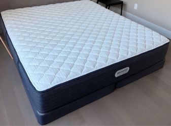 Cali King Size Beautyrest Platinum Mattress with Box Spring