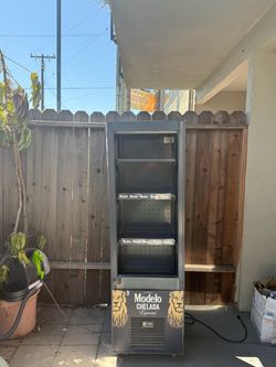 Cool Display Open Refrigerator