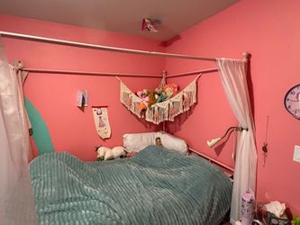 Full Size, Pink 4-Poster Bed