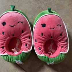 Size 2-3 Squishmallows Toddler & Kids Boys or Girls Character Plush Slippers