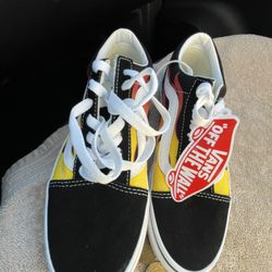 New Vans Women’s 6.5. 