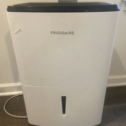 Frigidaire dehumidifier 50 Liters
