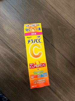 Rohto vit c premium essence