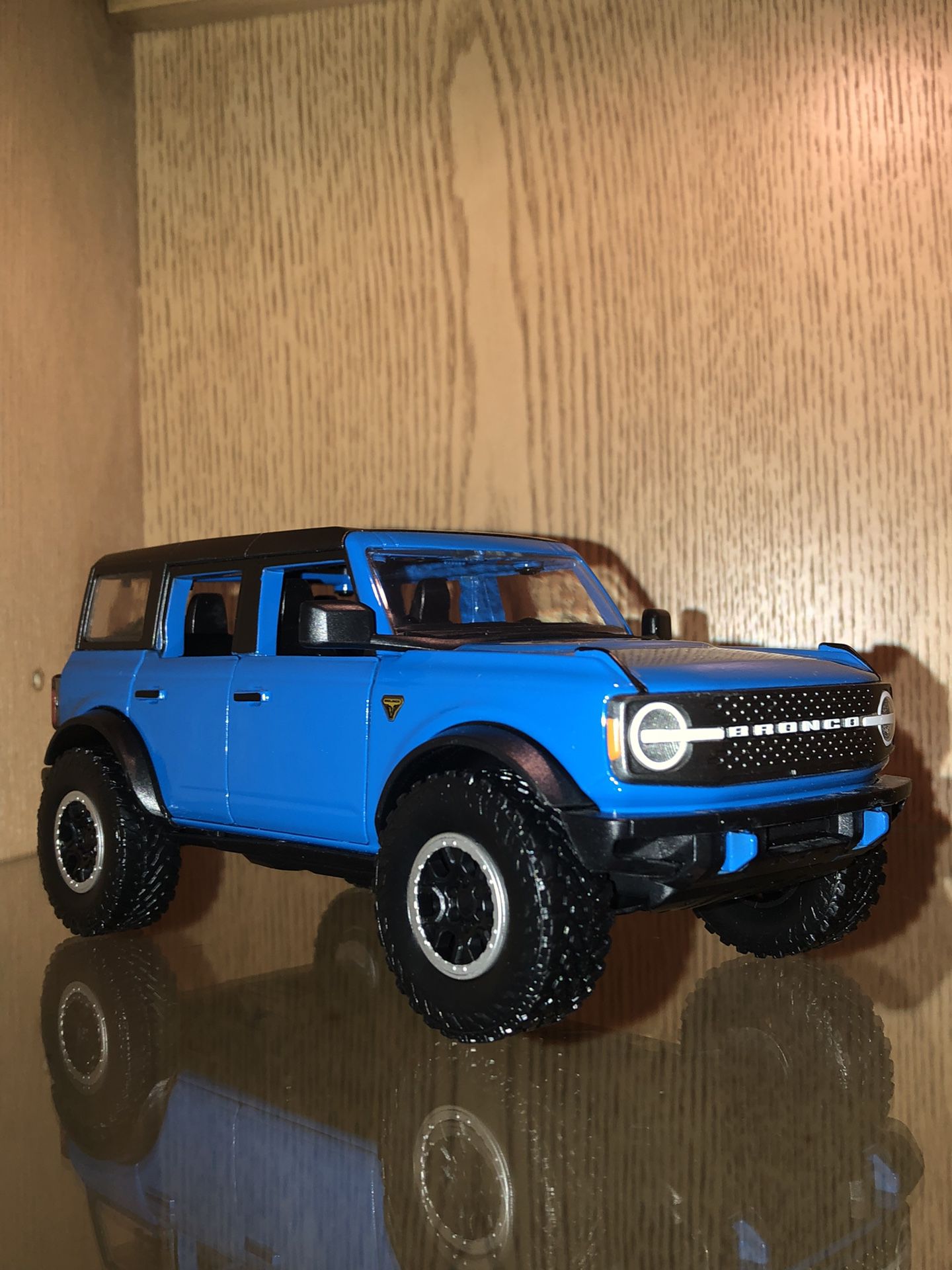 ‘21 Ford Bronco Metal DieCast 1:24 Scale 