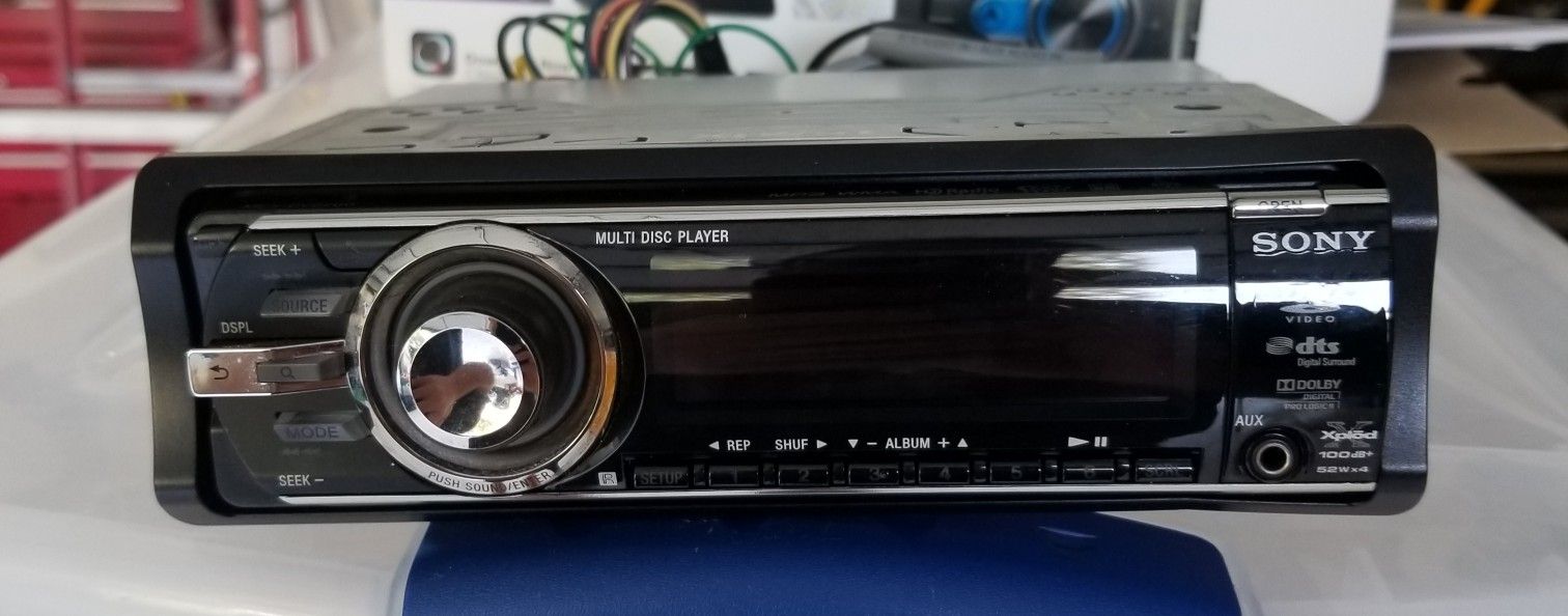 Car Stereo ( SONY) DVD/ CD/ MP3