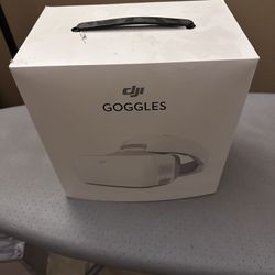 DJI Goggles - Barely used