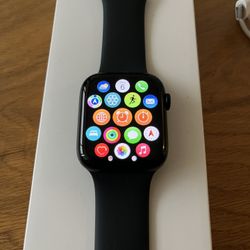 Apple Watch Series 8, 45mm Midnight Aluminum