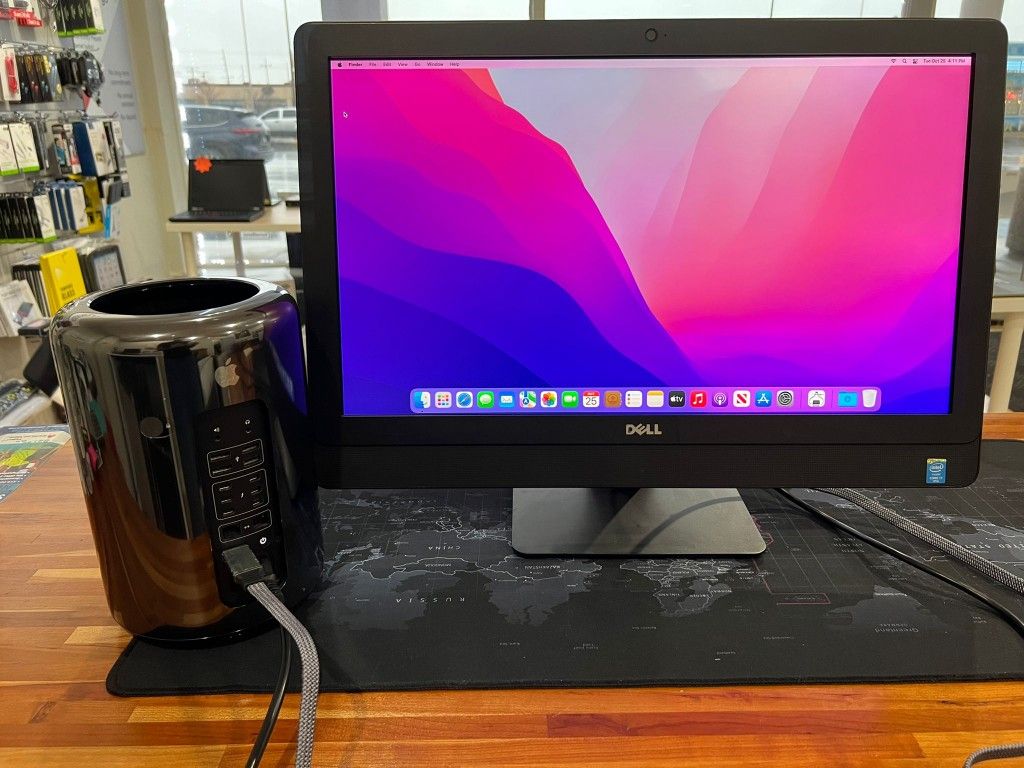 Mac Pro//Mac Mini 4 Core Xeon 3.7Ghz 32GB RAM 500GB SSD AMD