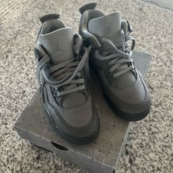 6.5Y Jordan Retro 4