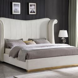 NEW LUXURY QUEEN AND KING SIZE WITH MATTRESS AND FREE DELIVERY BEDROOM FURNITURE AND SECTIONAL AVAILABLE 