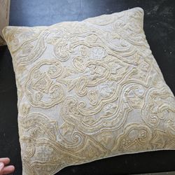 Decrative Throw Pillows 