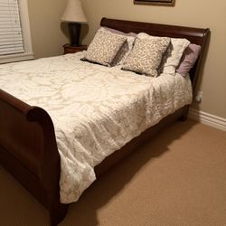 Queen Sleigh Beds
