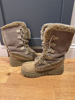 Skechers Snow Boots - Womens Size 6.5