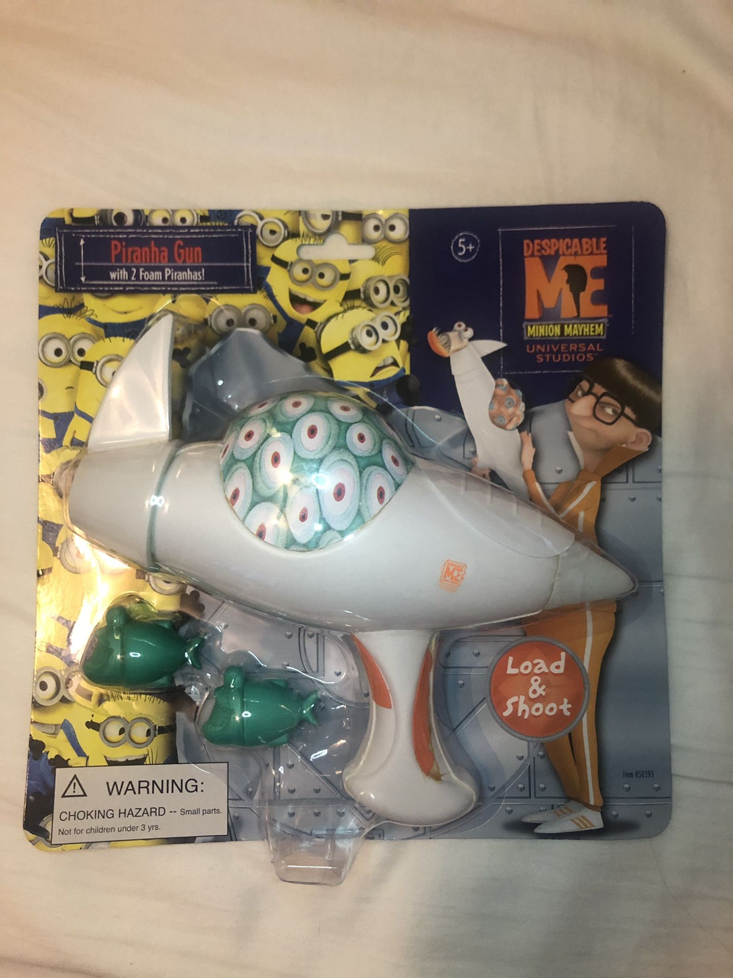 Despicable me - piranha gun- NEW TOY!!