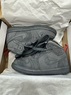 Jordan 1 Mid SE Craft Dark Smoke Red- Size 8c