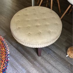 Round Ottoman (26”diameter, 16”tall)