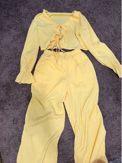 Conjunto amarillo