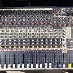 Soundcraft EFX12 Professional Audio Mixer