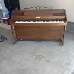1985 Baldwin Piano